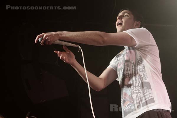 YOU ME AT SIX - 2009-01-14 - PARIS - La Boule Noire - 